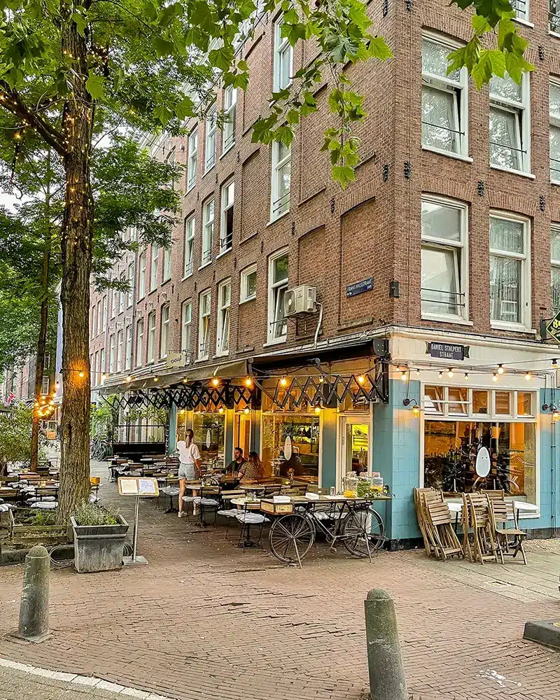 café dans le quartier De Pijp d'Amsterdam