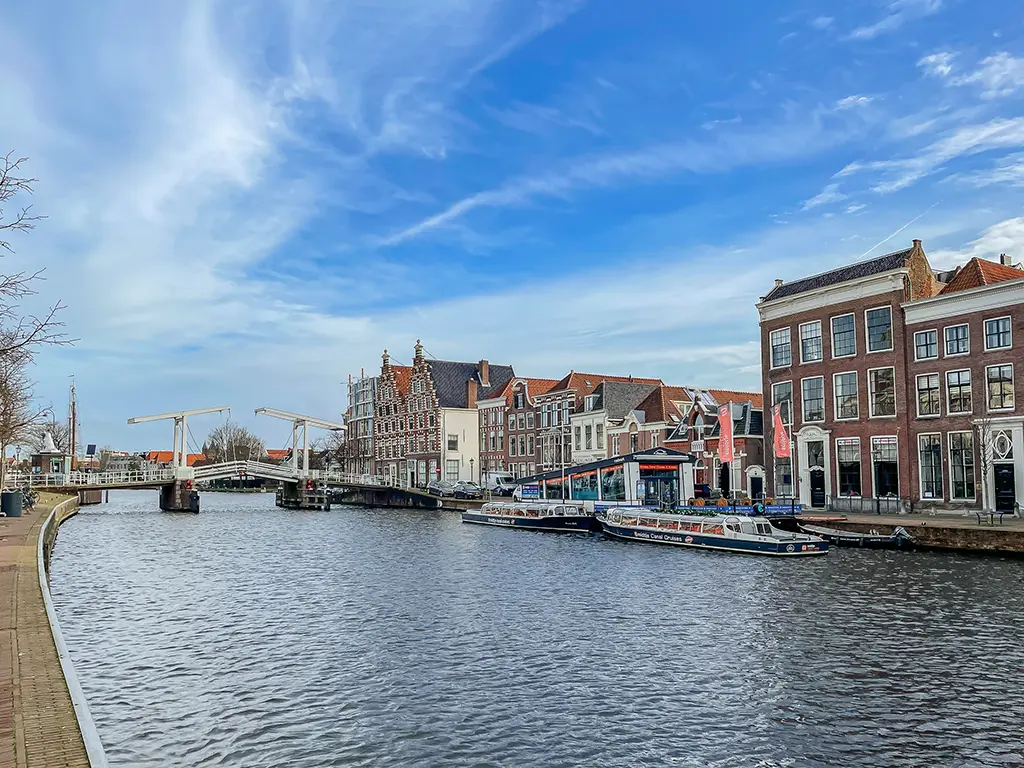 Que faire à Haarlem aux Pays-Bas ? Nos bons plans pour un city trip réussi en Hollande, juste à côté d'Amsterdam.