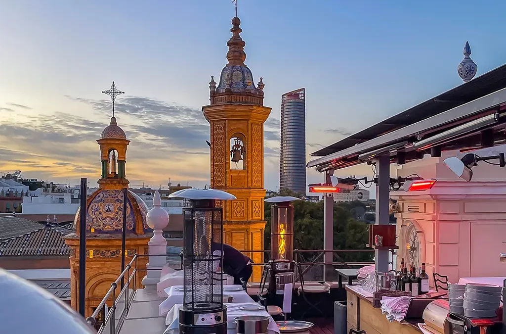 terrasse du restaurant Maria Trifulca à deux pas du pont Triana à Séville