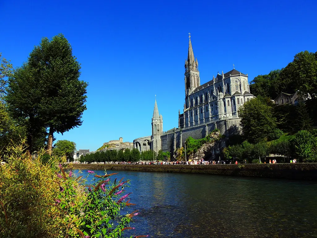 Week-end Paris Lourdes pas cher : le guide complet !