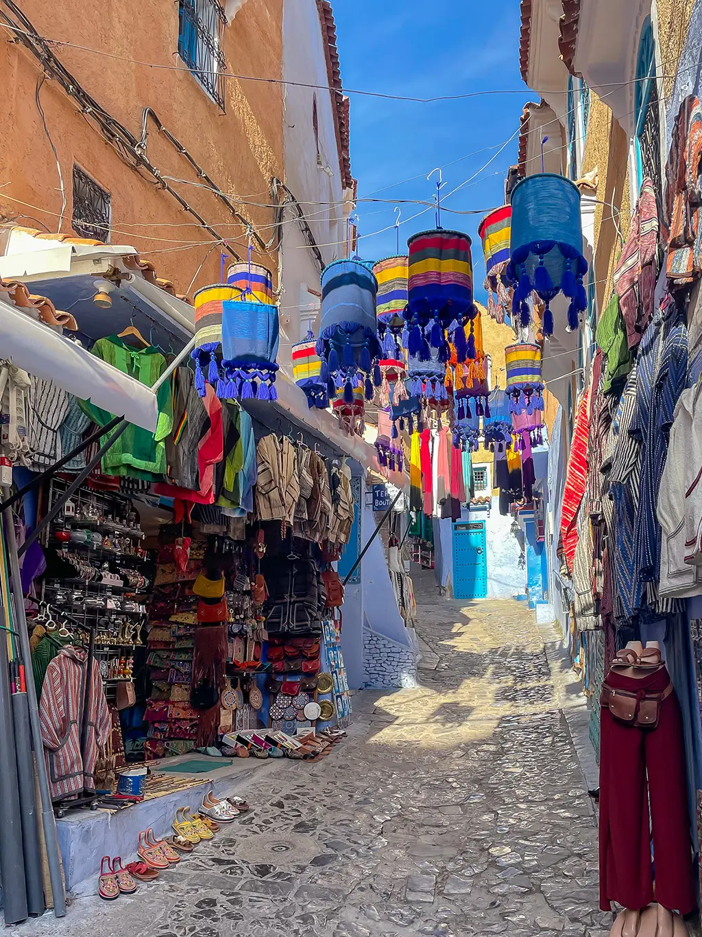 les souks de Chefchaouen au Maroc