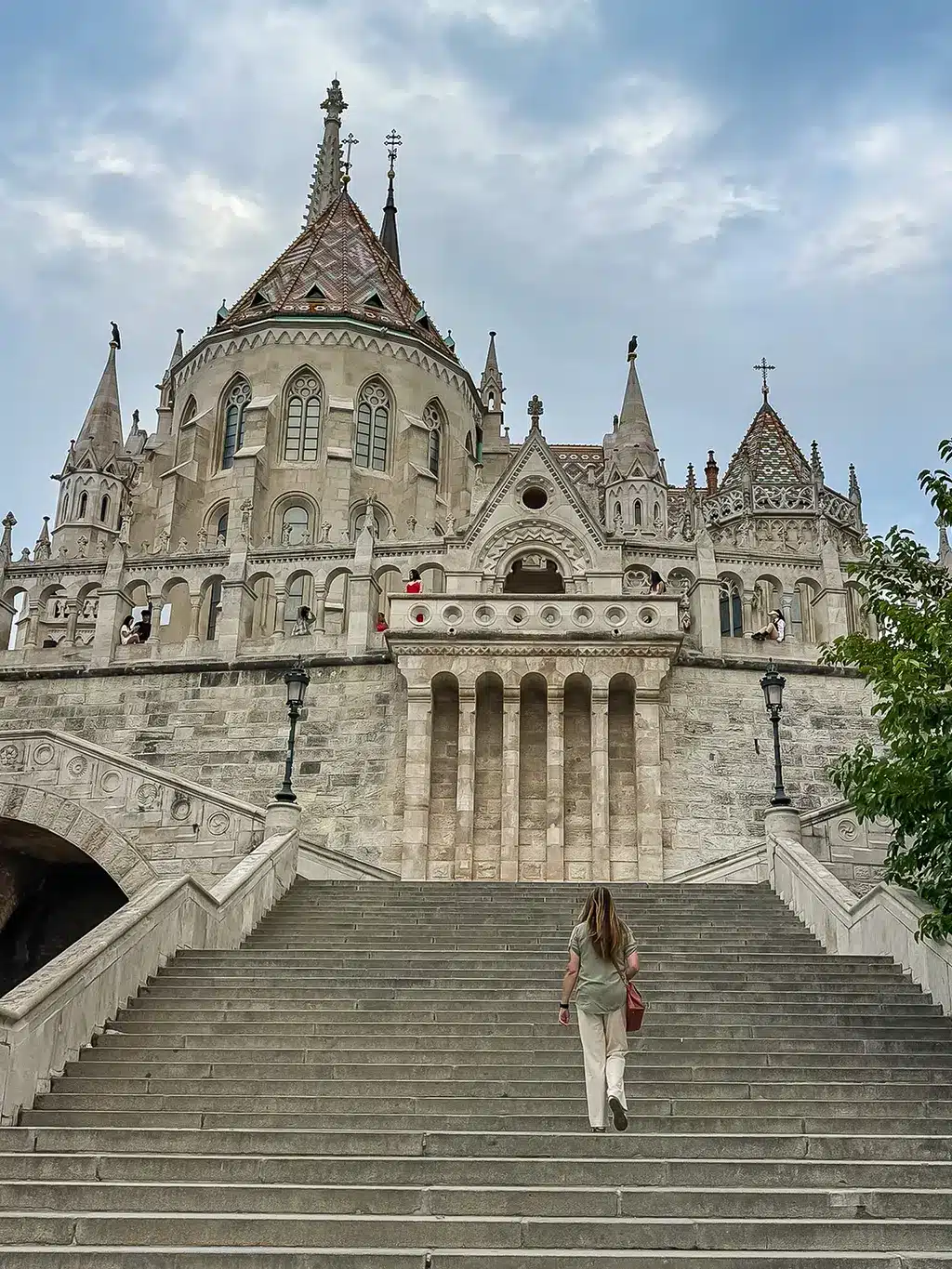 Visiter le Bastion des Pêcheurs à Budapest : guide pratique 2024