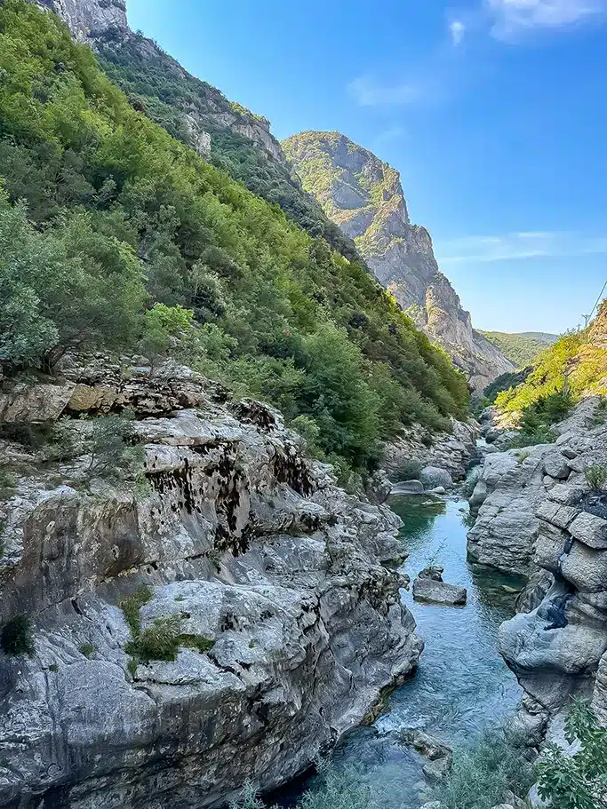 Lac de Bovilla en Albanie : guide complet 2024