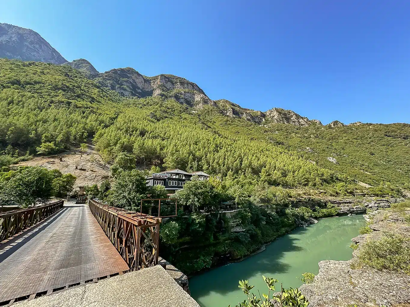 Location de van en Albanie : voyagez librement à 2