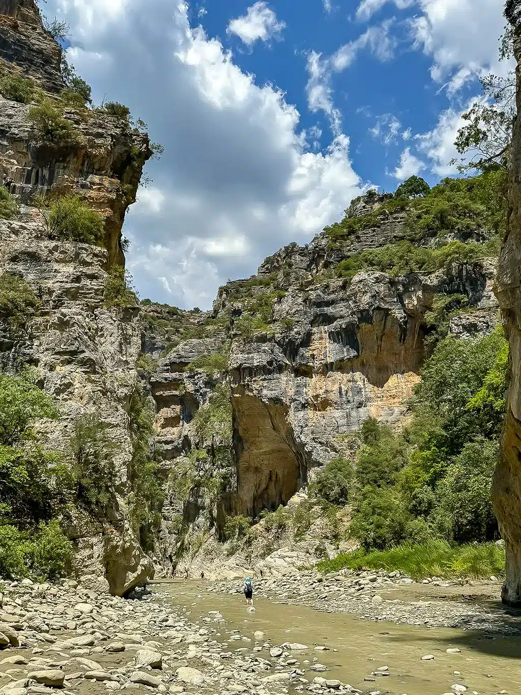 Que faire à Përmet et Benjë en Albanie : guide 2024