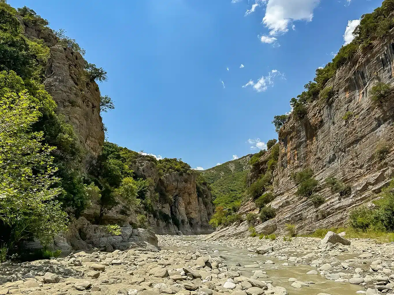 Que faire à Përmet et Benjë en Albanie : guide 2024