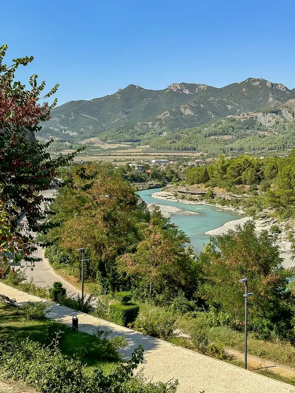 Que faire à Përmet et Benjë en Albanie : guide 2024