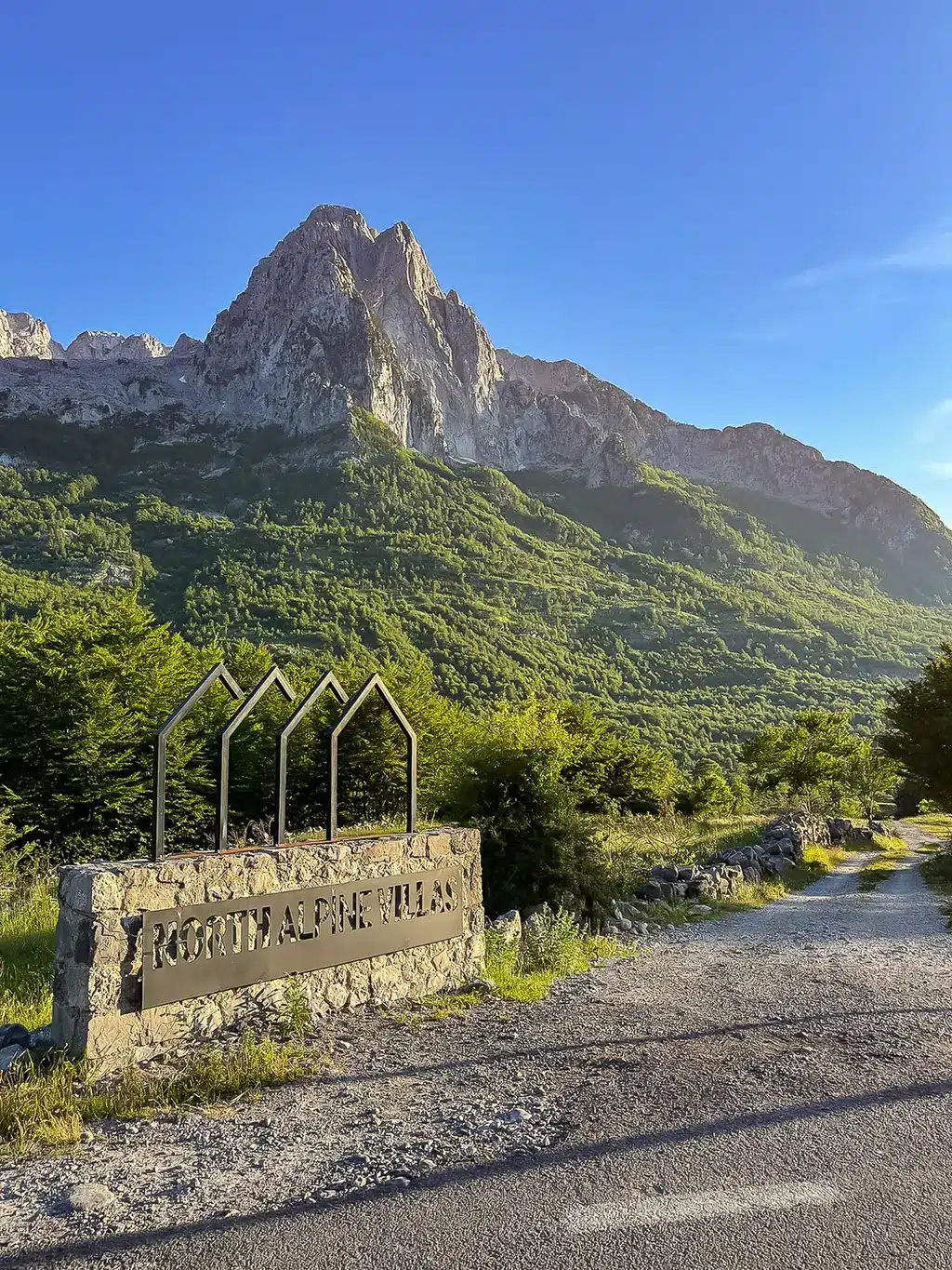 North alpine villa Boge entrée