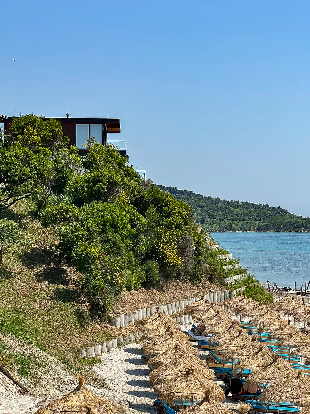 Plage d'un restaurant au Cap Rodon
