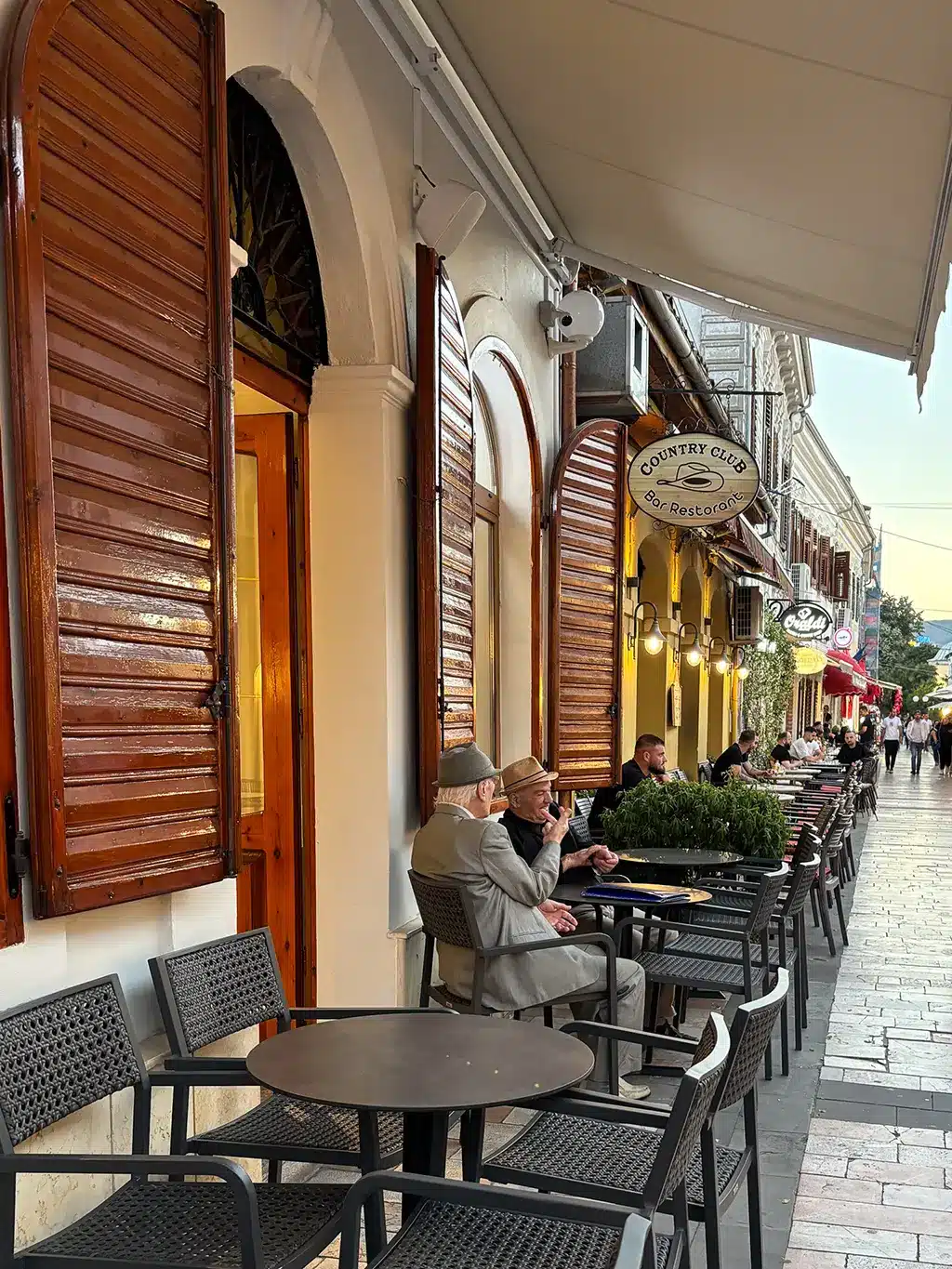 café et restaurant à Shkoder
