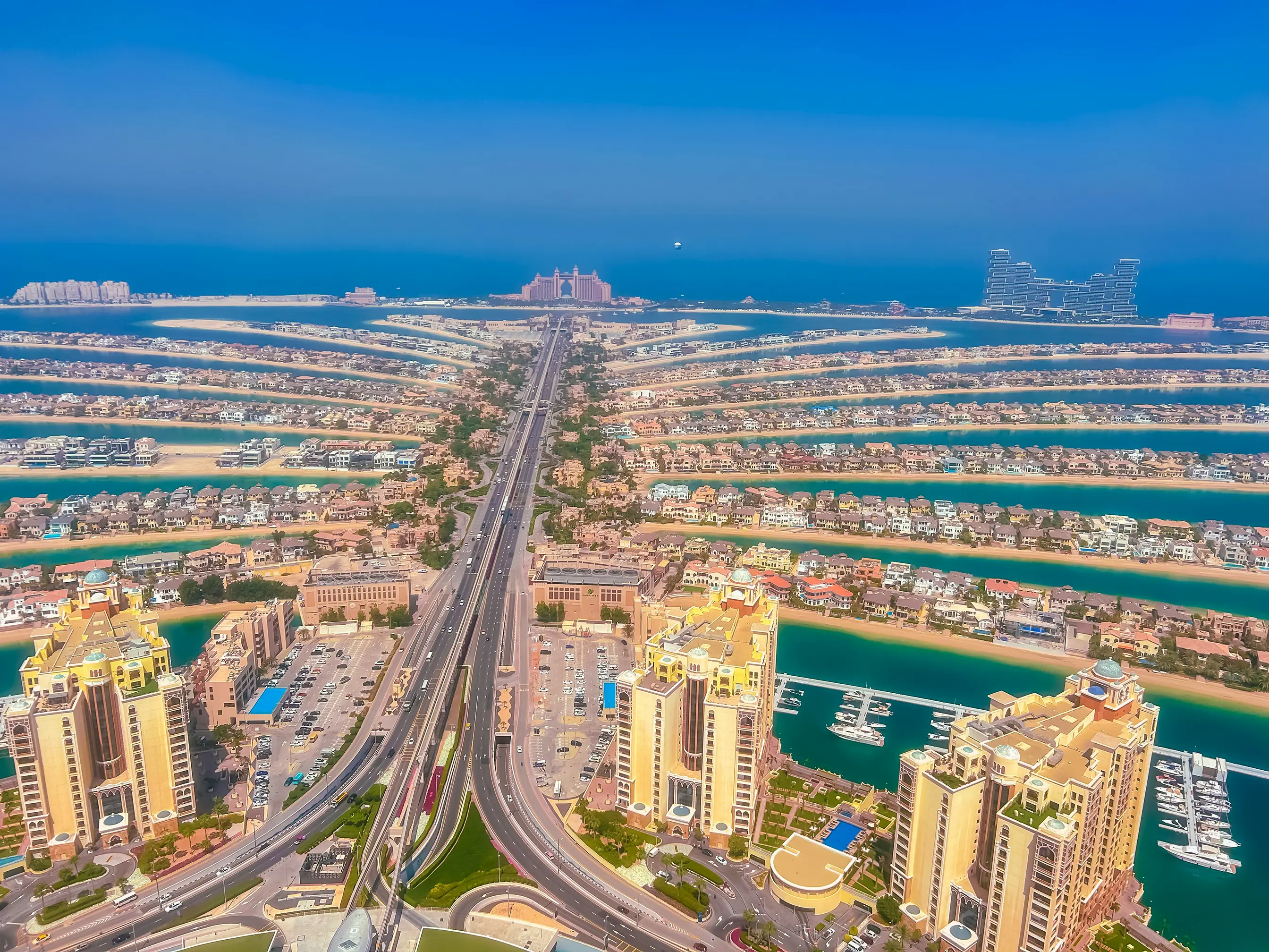 Visiter Dubaï autrement : escapade en yacht et vue imprenable sur les gratte-ciels