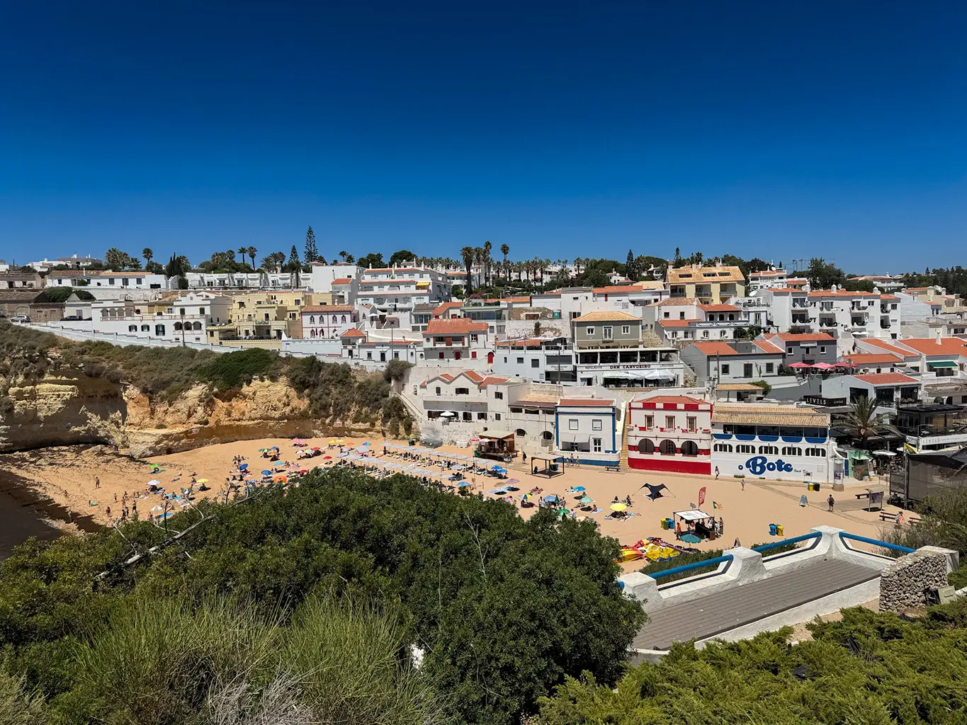 village en bord d'océan Portugal