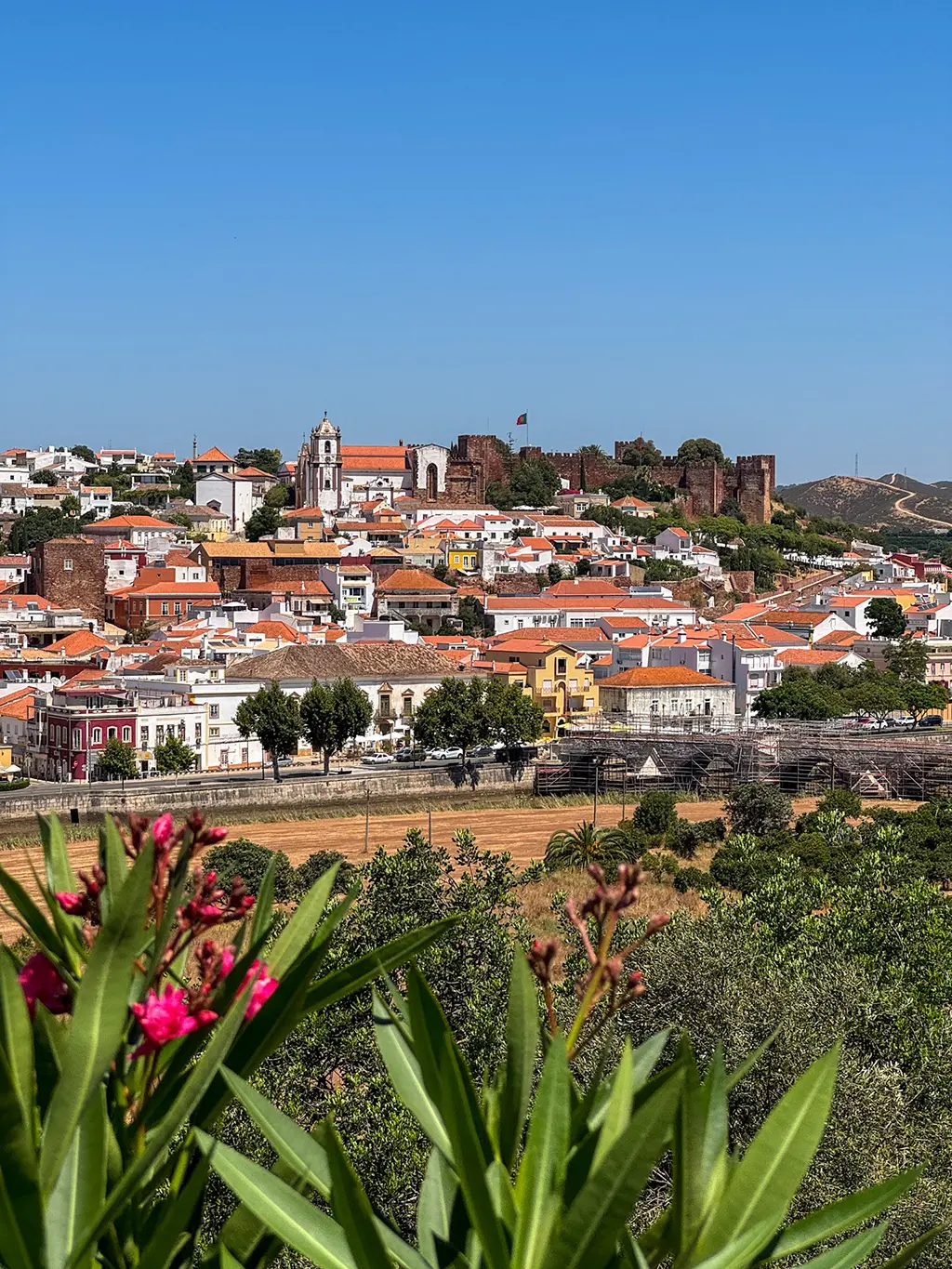 vue sur le village de Silves en Algarve