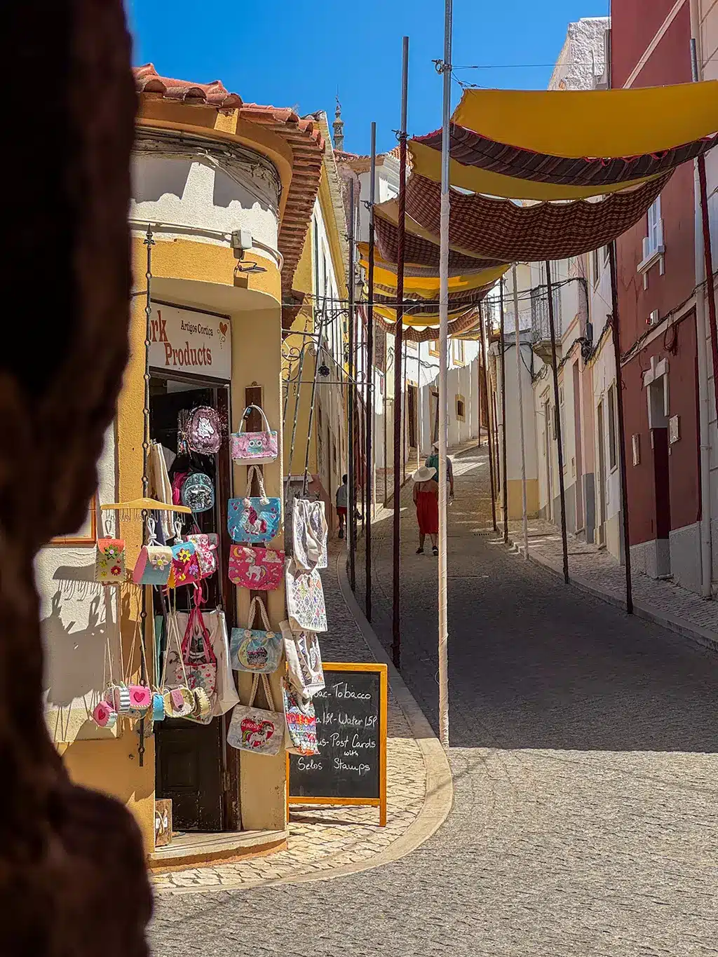 boutique dans le vieux village