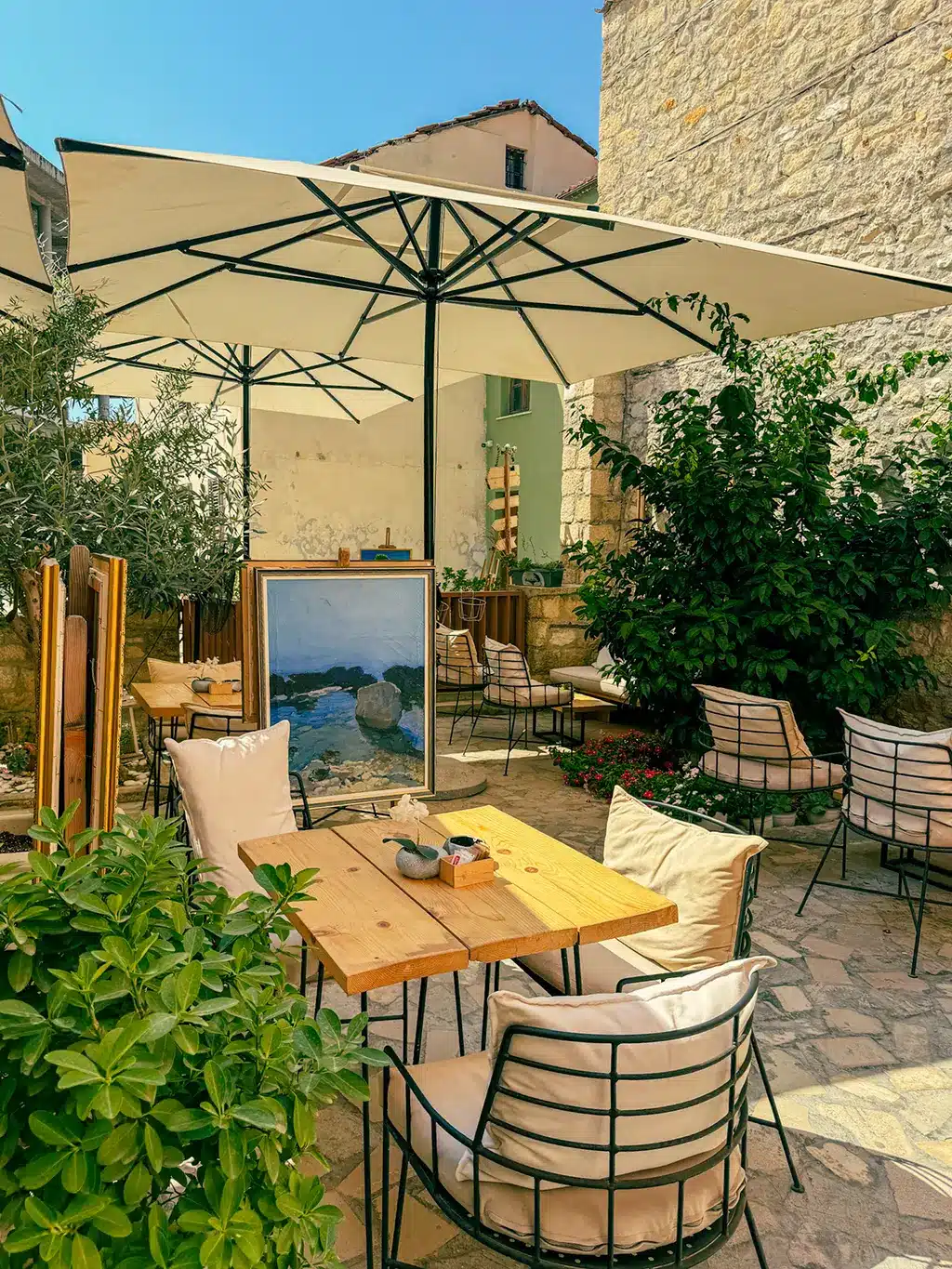 terrasse ensoleillée à Vloré