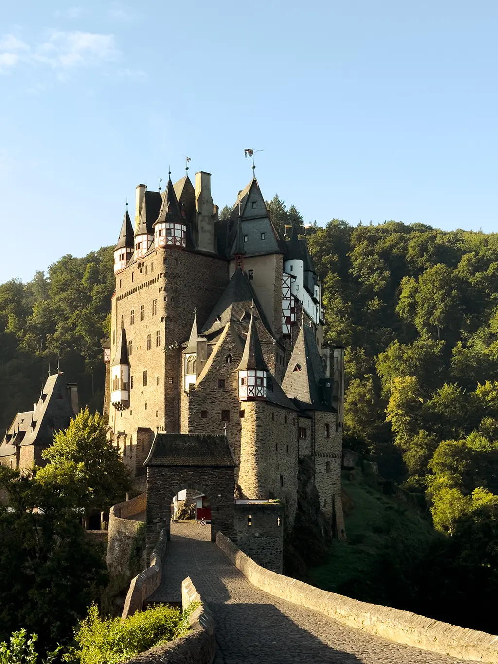 Burg Eltz : guide du plus beau château médiéval d’Allemagne