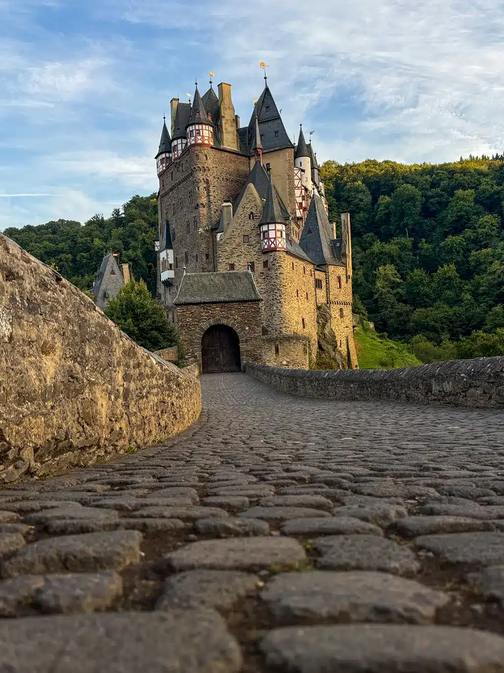 Burg Eltz : guide du plus beau château médiéval d’Allemagne