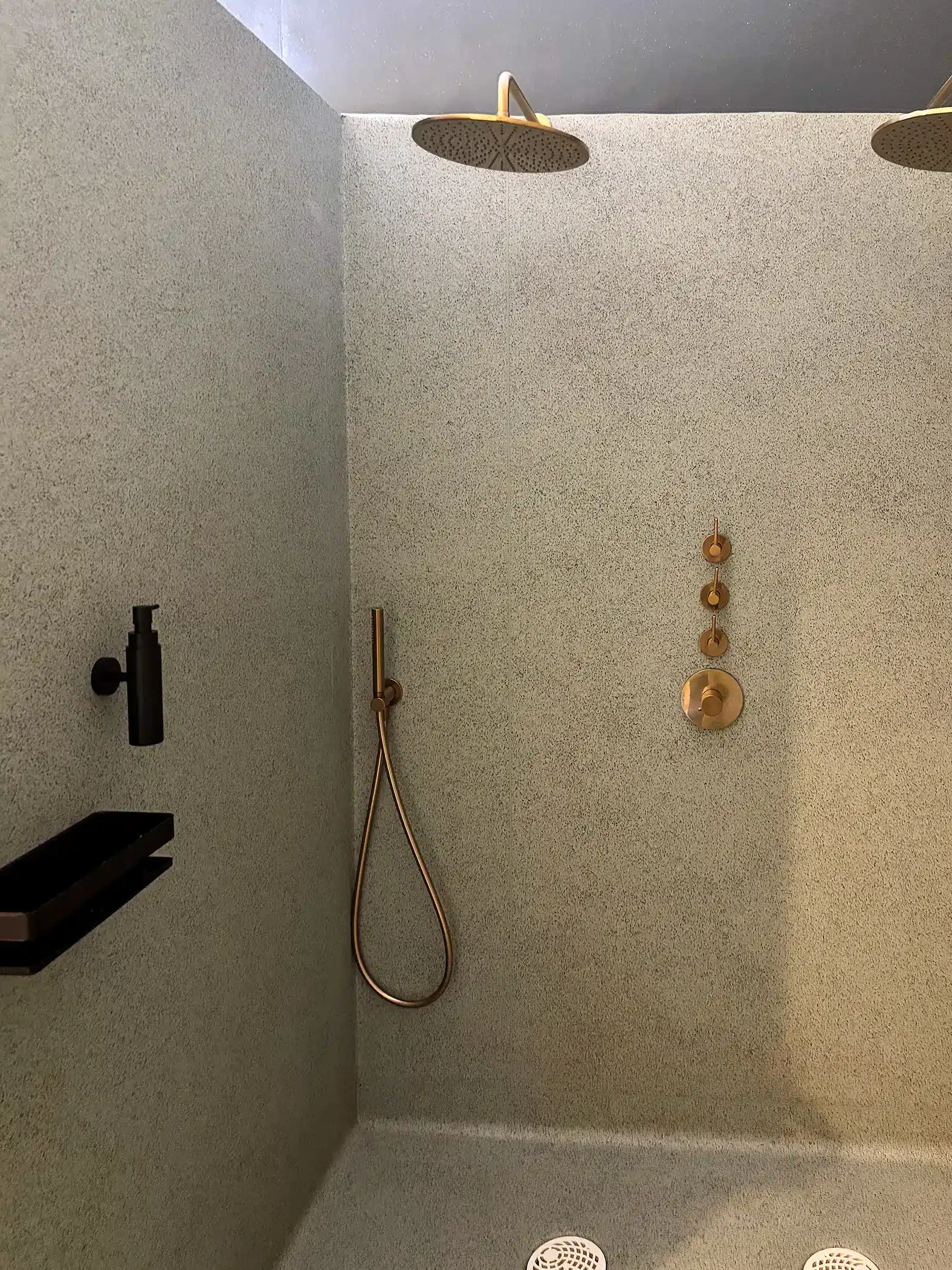 AKWADOM logement insolite en Belgique : dormir dans un château d’eau.
