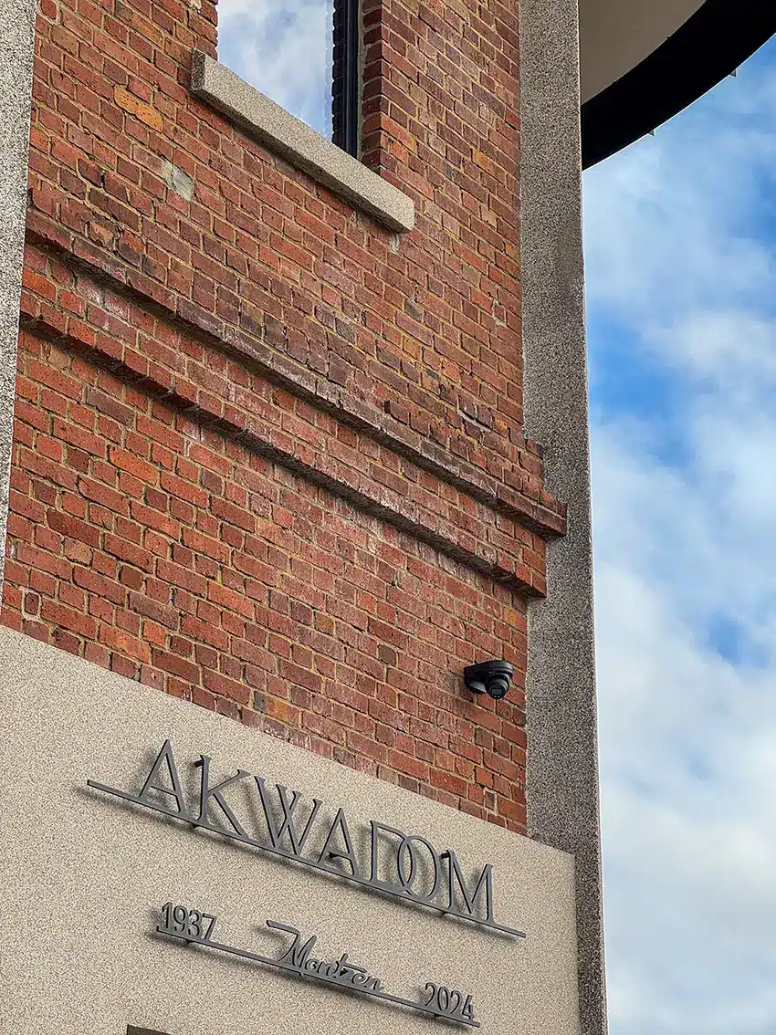 AKWADOM logement insolite en Belgique : dormir dans un château d’eau.
