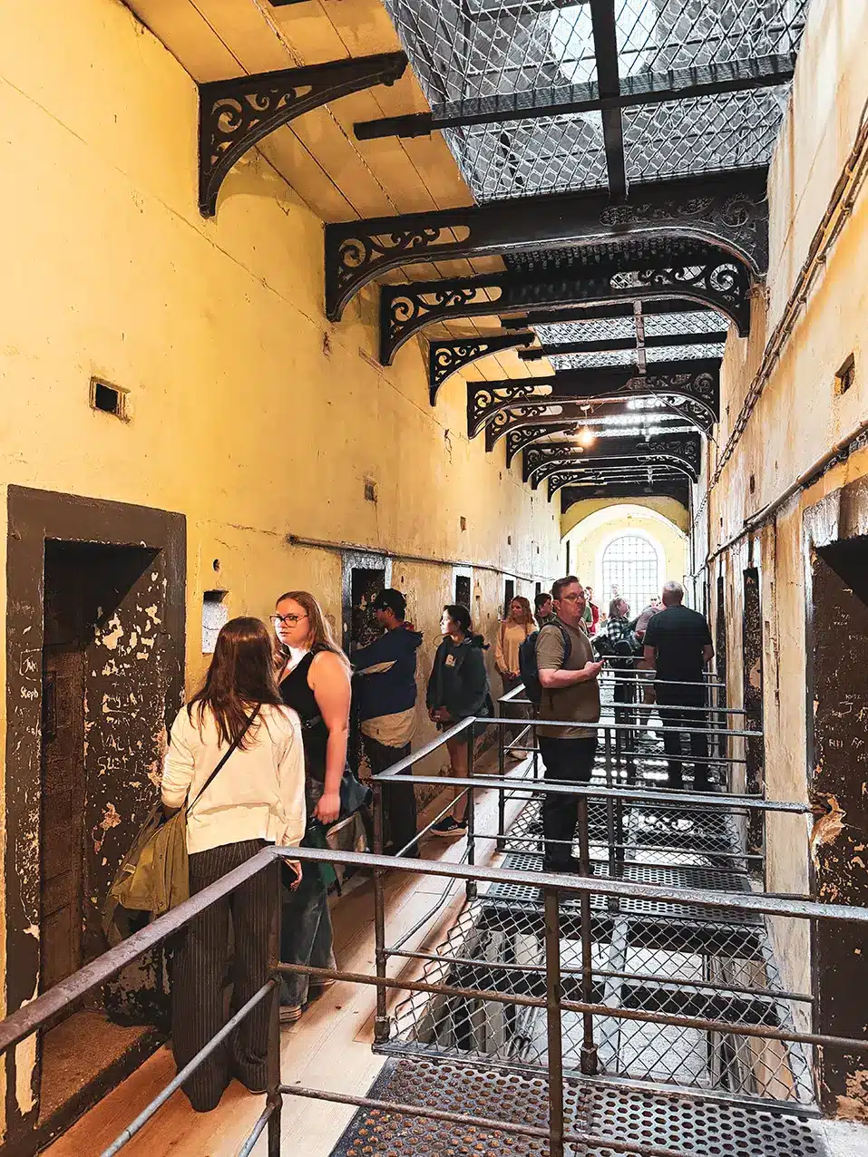 Galeries et cellules de Kilmainham Gaol à Dublin