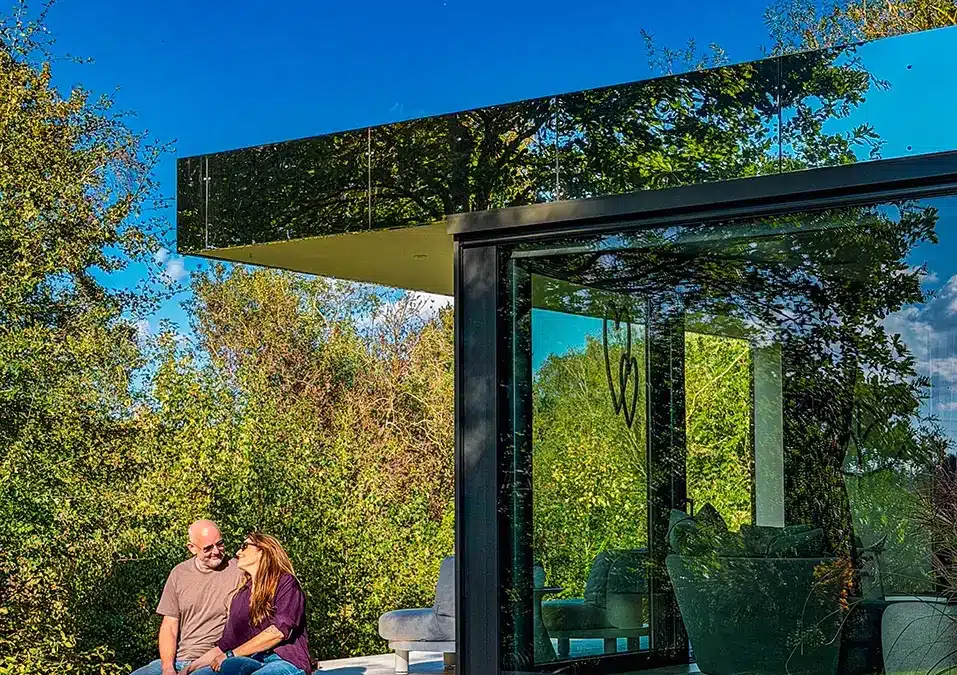 Les Fées Miroir : un logement insolite à Ohey testé en amoureux